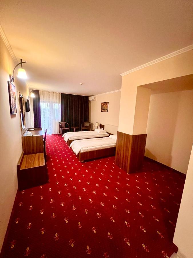 Complex Azar Hotel Galaţi Exterior foto