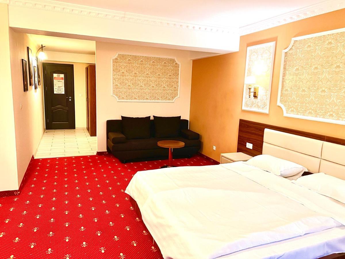 Complex Azar Hotel Galaţi Exterior foto