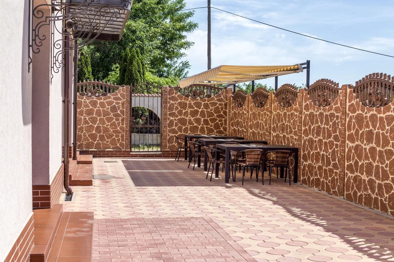 Complex Azar Hotel Galaţi Exterior foto