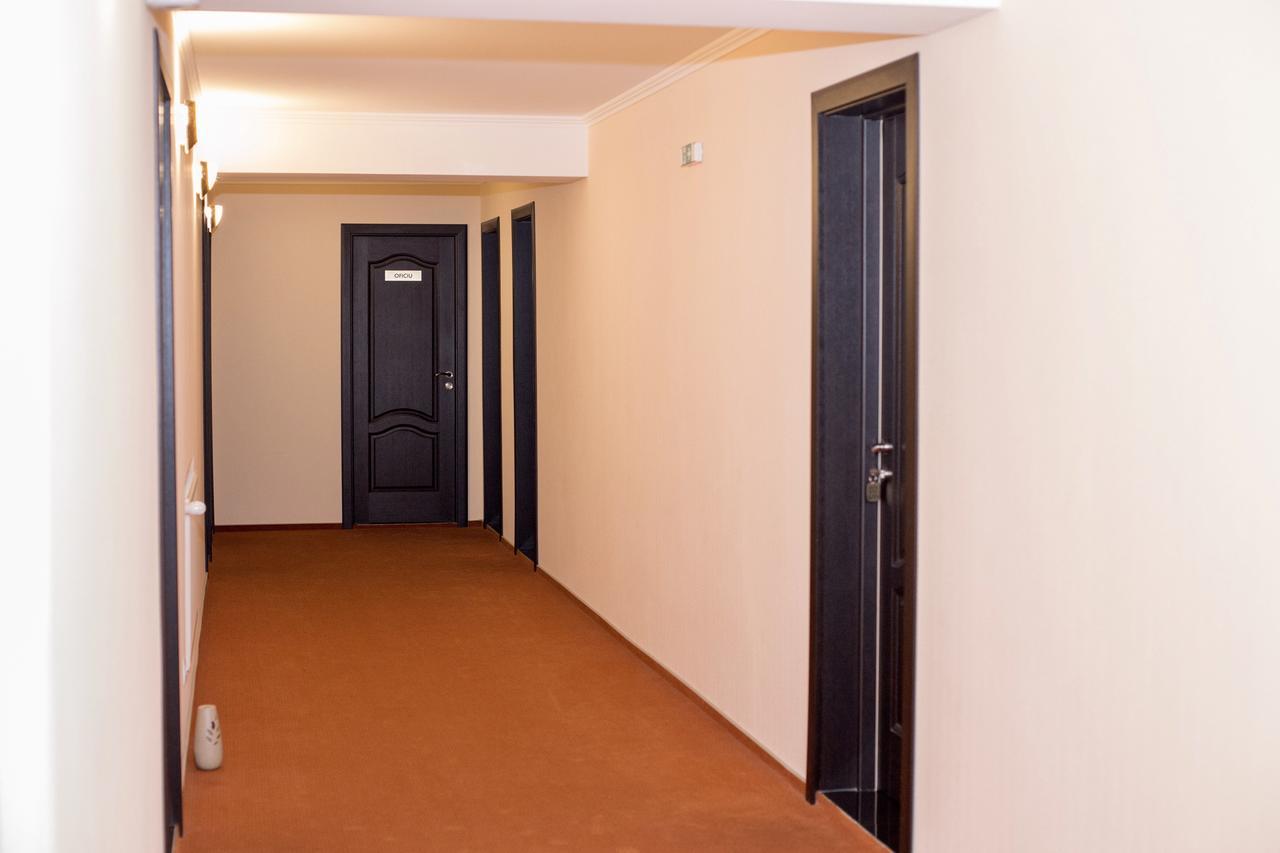Complex Azar Hotel Galaţi Exterior foto